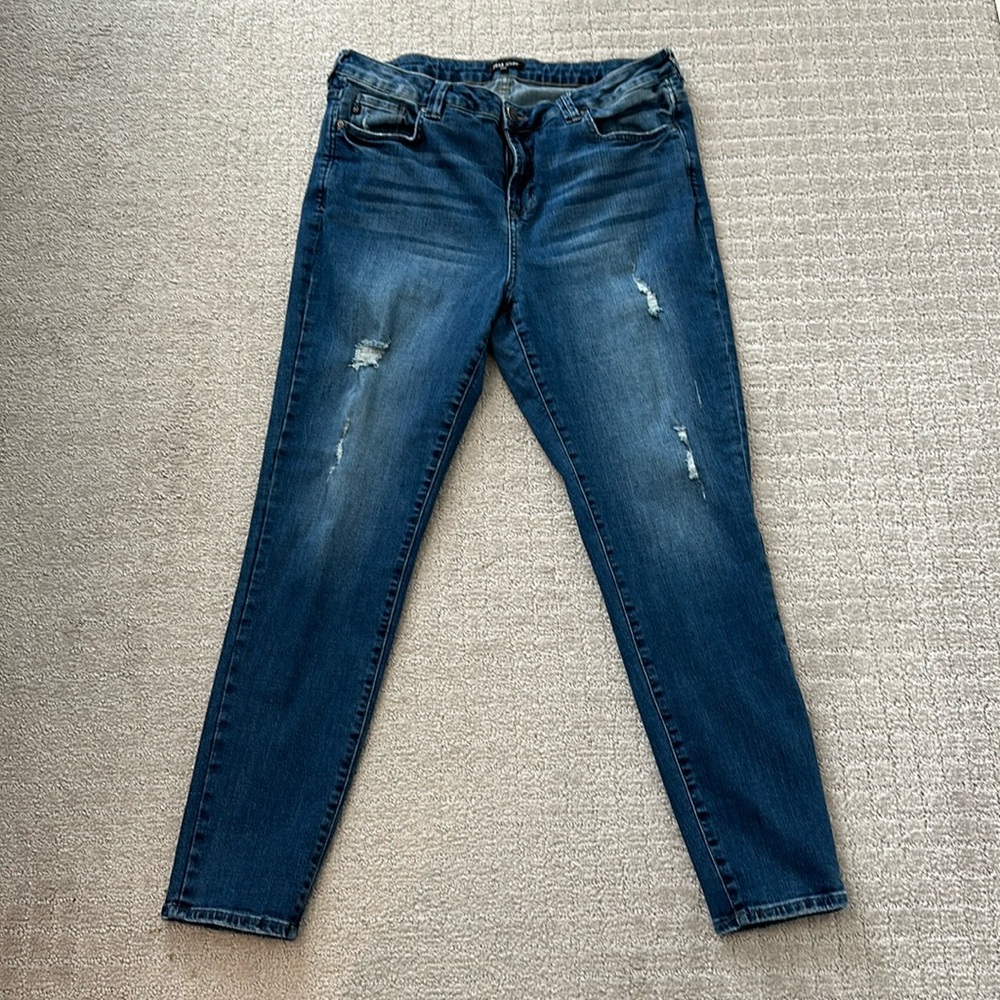 Dear John 14 W distressed jeans, skinny leg excellent condition
